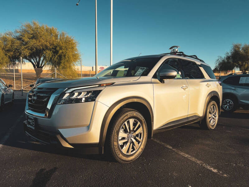 2025 Nissan Pathfinder SV