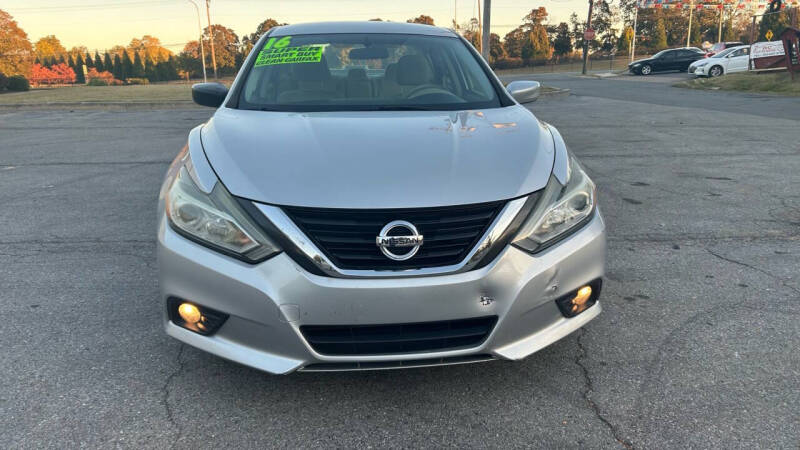 Used 2016 Nissan Altima SV with VIN 1N4AL3AP8GC115744 for sale in New Castle, DE