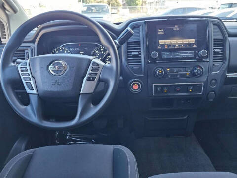 2022 Nissan Titan SV