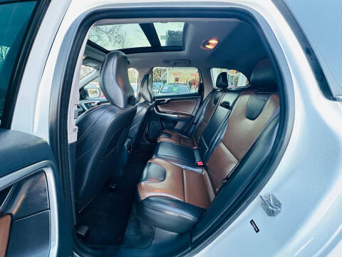 2017 Volvo XC60 T5 Dynamic