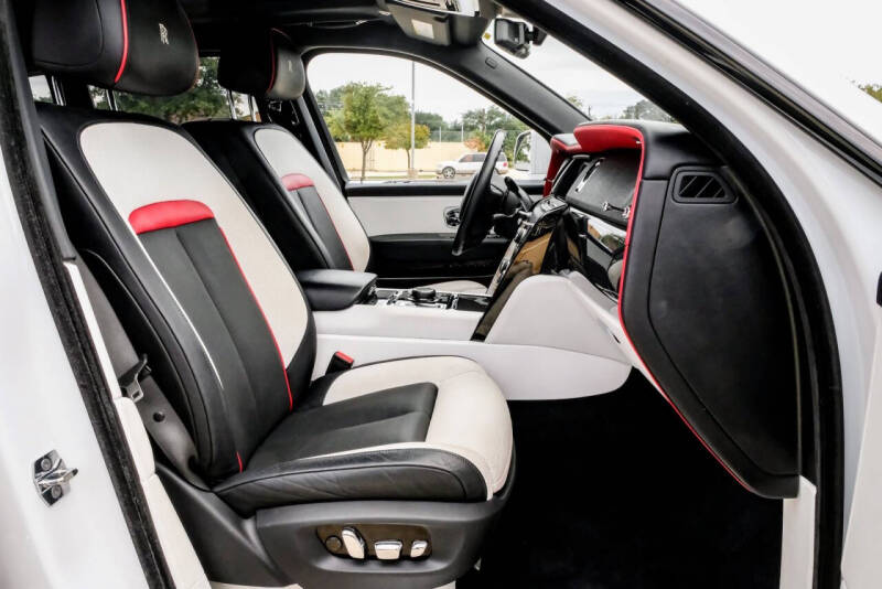 2022 Rolls-Royce Black Badge Cullinan