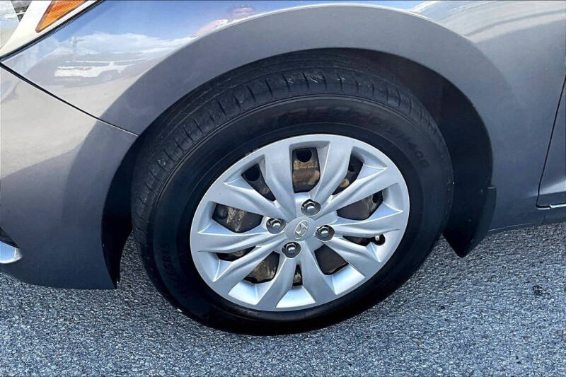 2020 Hyundai Accent SE