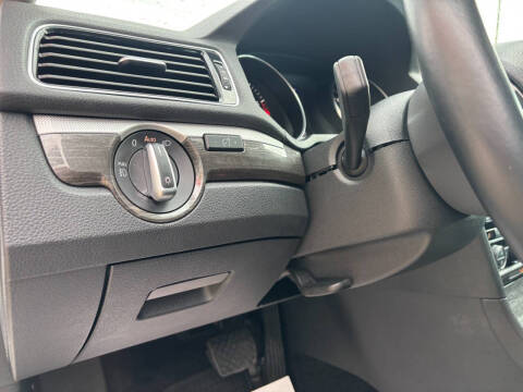 2016 Volkswagen Passat 1.8T SE