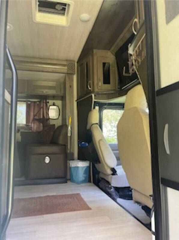 2023 NeXus RV Viper 25