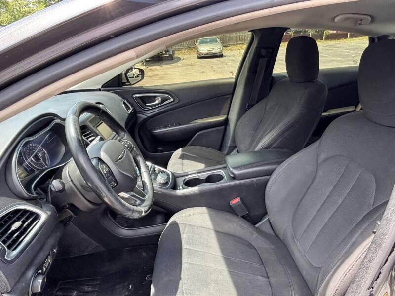 2017 Chrysler 200 LX
