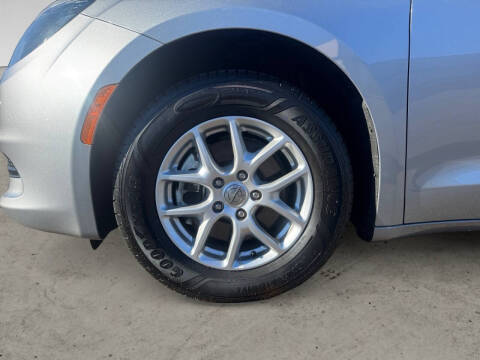 2021 Chrysler Voyager LX