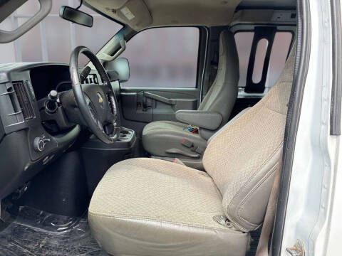 2020 Chevrolet Express 2500
