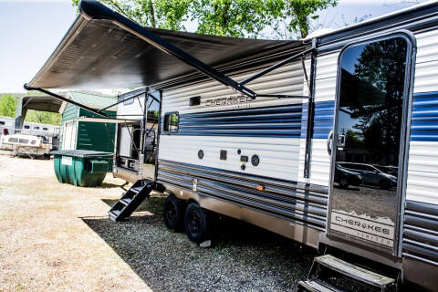 2022 CHEROKEE FOREST RIVER