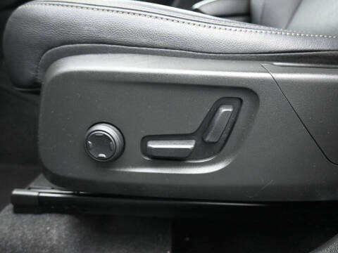 2021 Volvo XC40 T5 Momentum