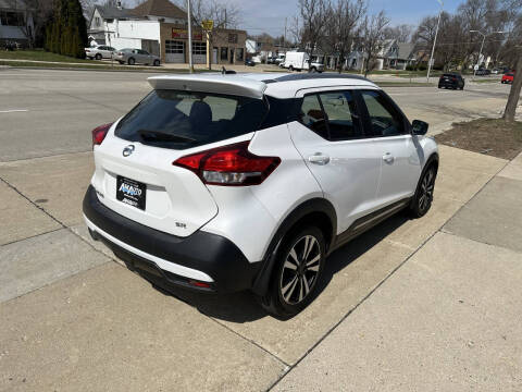 2019 Nissan Kicks SR