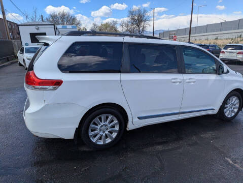 2011 Toyota Sienna LE 7-Passenger