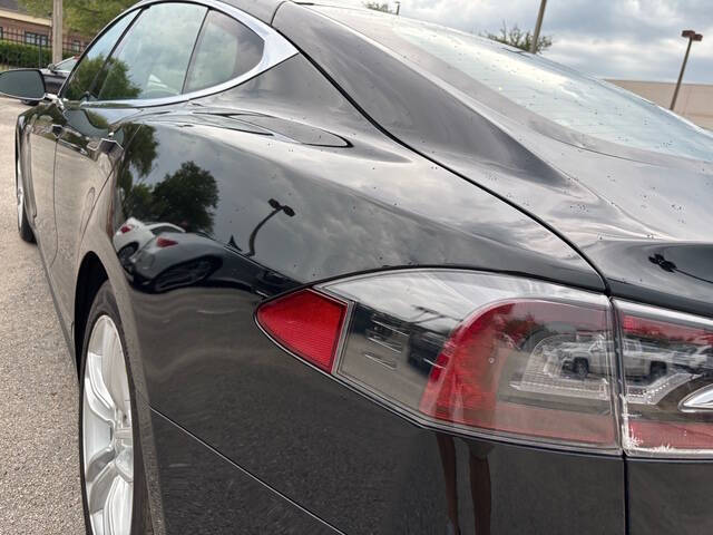 2015 Tesla Model S 9