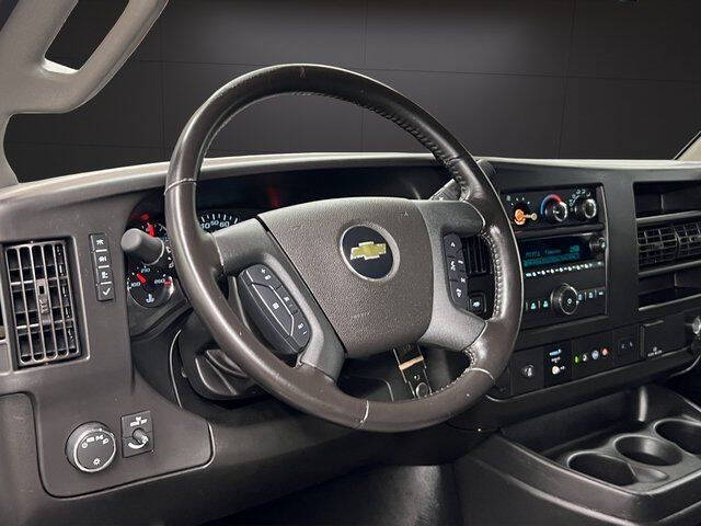 2022 Chevrolet Express 2500