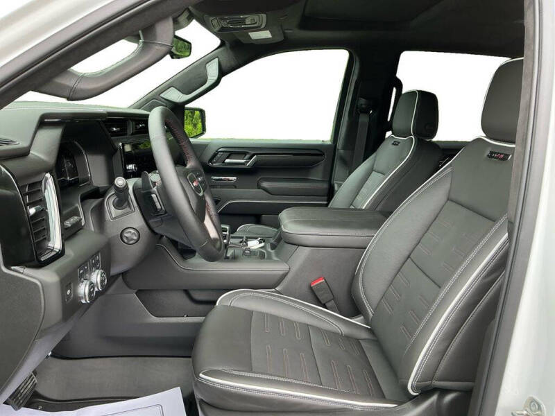 2025 GMC Sierra 1500 AT4X