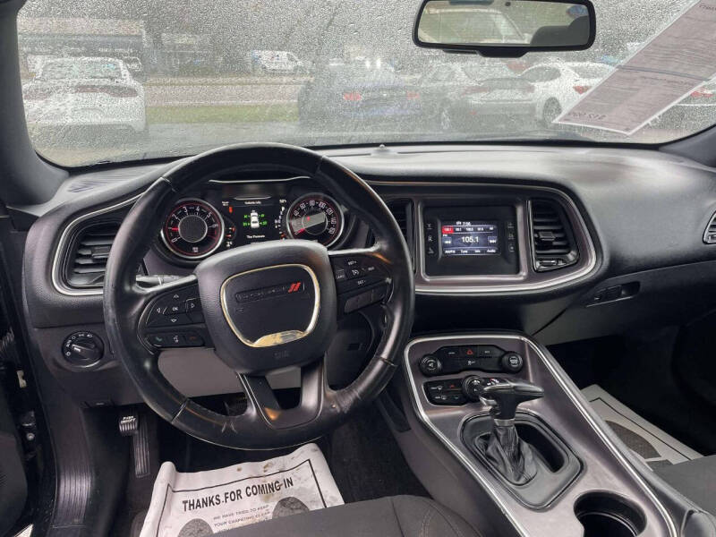 2016 Dodge Challenger SXT