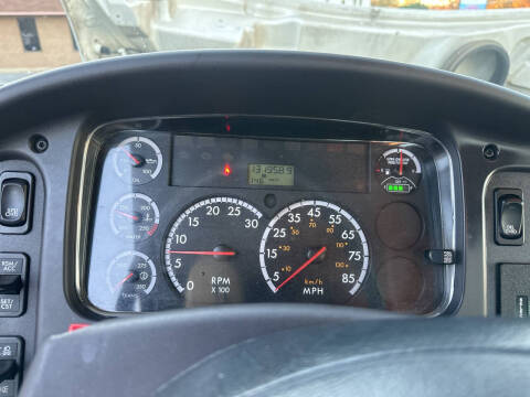 2015 Freightliner M2 106