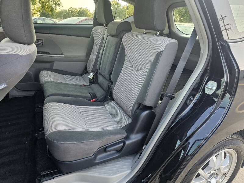 2017 Toyota Prius v Three