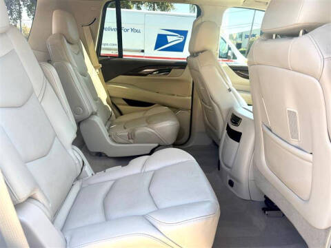 2016 Cadillac Escalade Luxury Collection