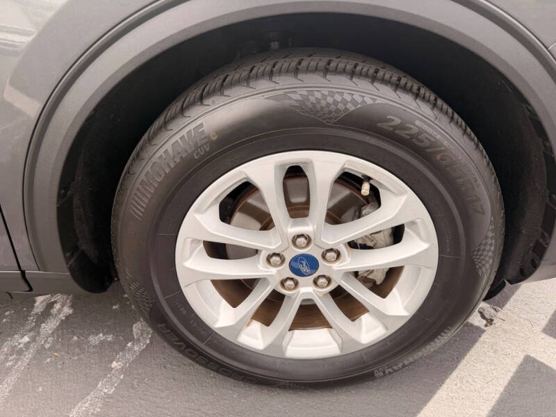2020 Ford Escape SE