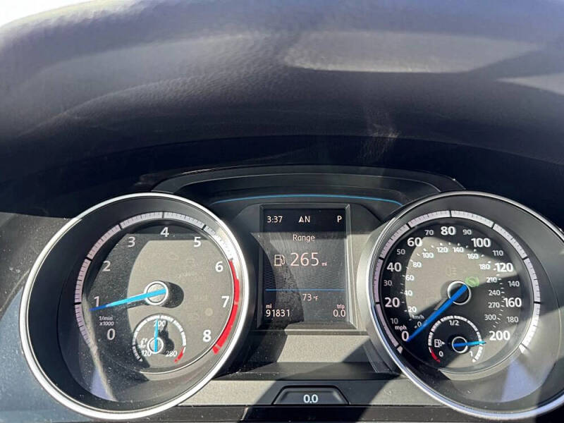 2017 Volkswagen Golf R 4Motion