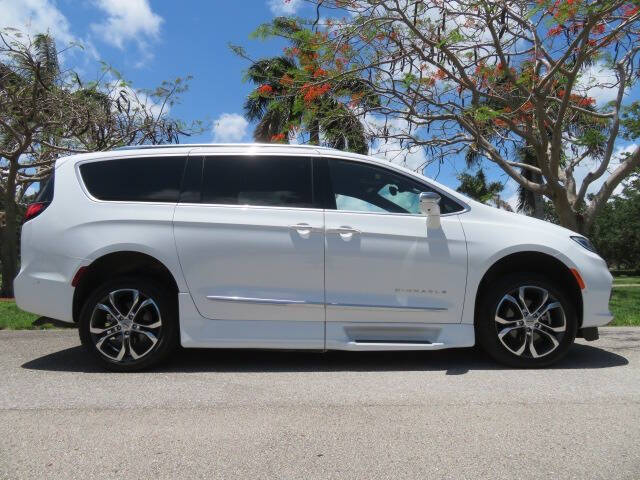 2022 Chrysler Pacifica Pinnacle