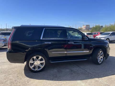 2018 Cadillac Escalade Luxury