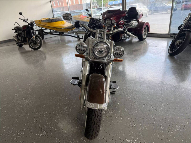 2019 Harley-Davidson FLDE Deluxe