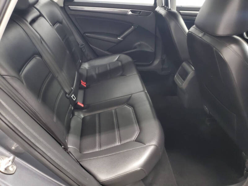 2018 Volkswagen Passat 2.0T R-Line