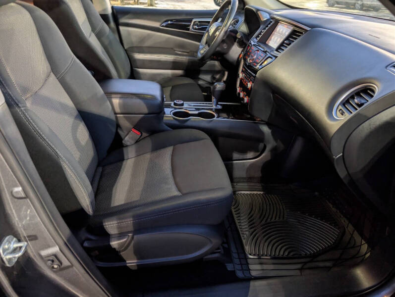 2019 Nissan Pathfinder SV