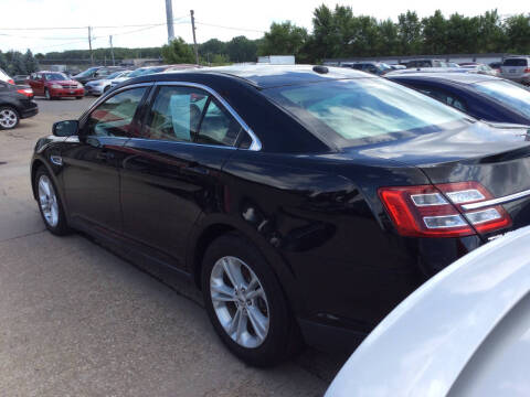 2016 Ford Taurus SE