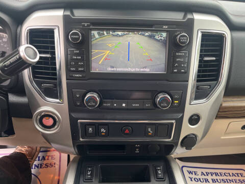 2017 Nissan Titan SL