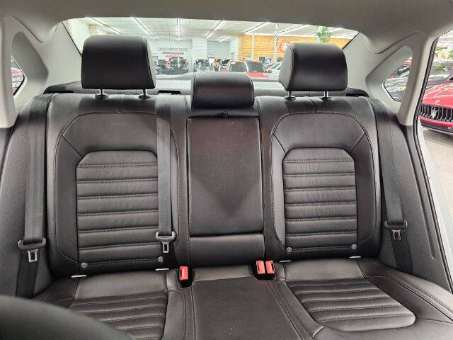 2016 Volkswagen Passat V6 SEL Premium