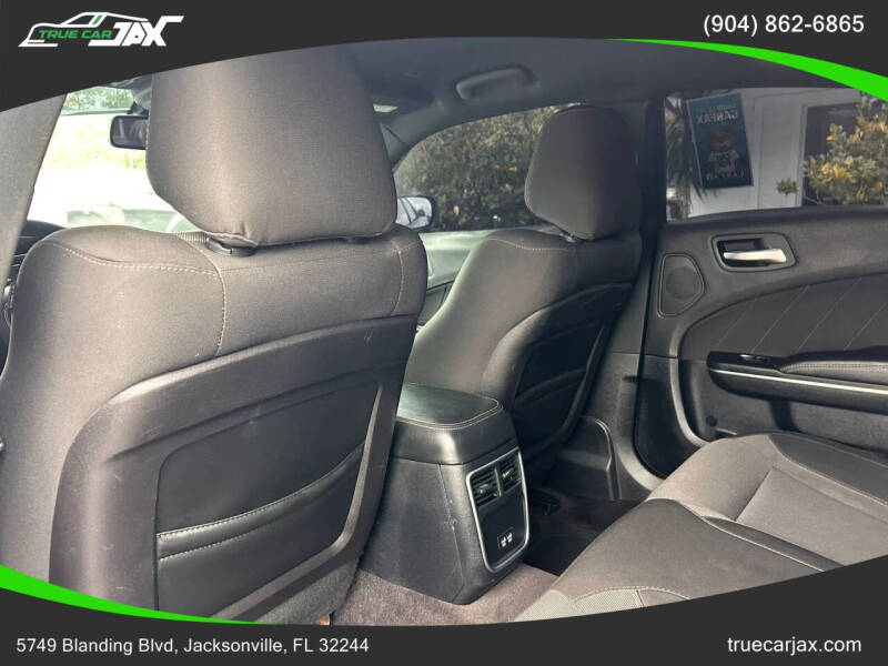 2017 Dodge Charger SXT