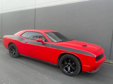 2016 Dodge Challenger SXT Plus