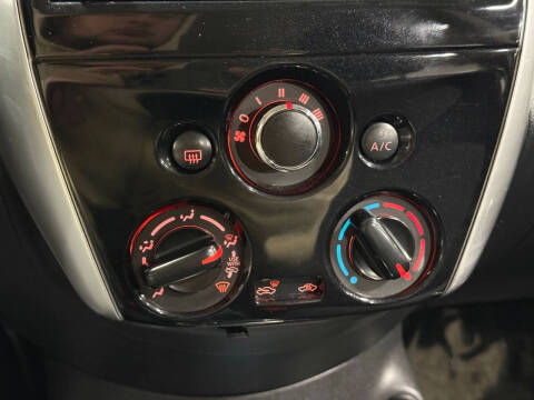 2019 Nissan Versa SV