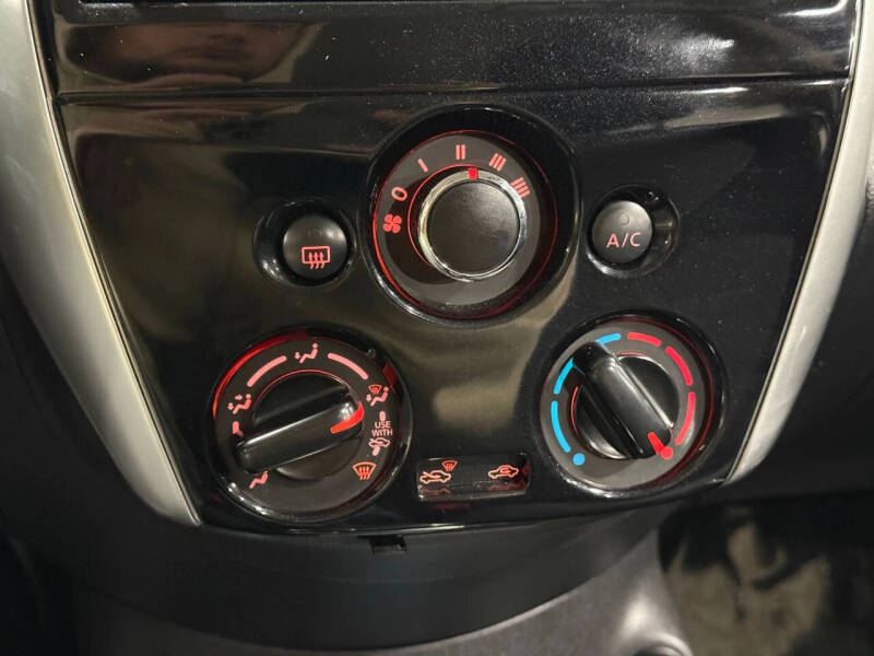 2019 Nissan Versa SV