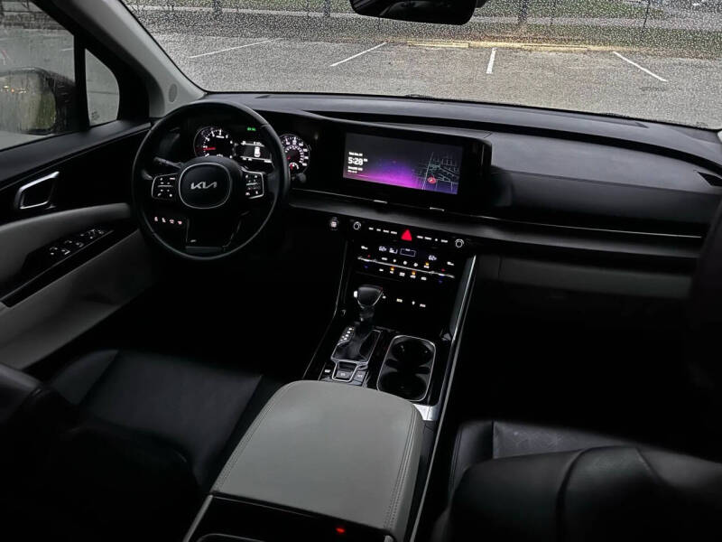 2022 Kia Carnival EX