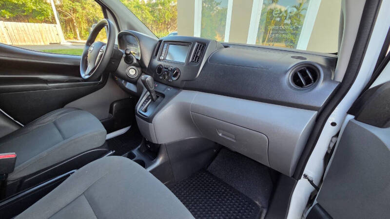 2020 Nissan NV200 SV