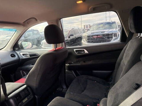 2016 Nissan Pathfinder SV