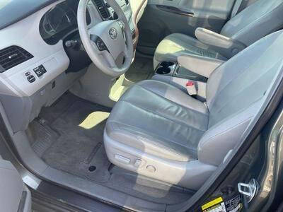 2013 Toyota Sienna XLE 8-Passenger