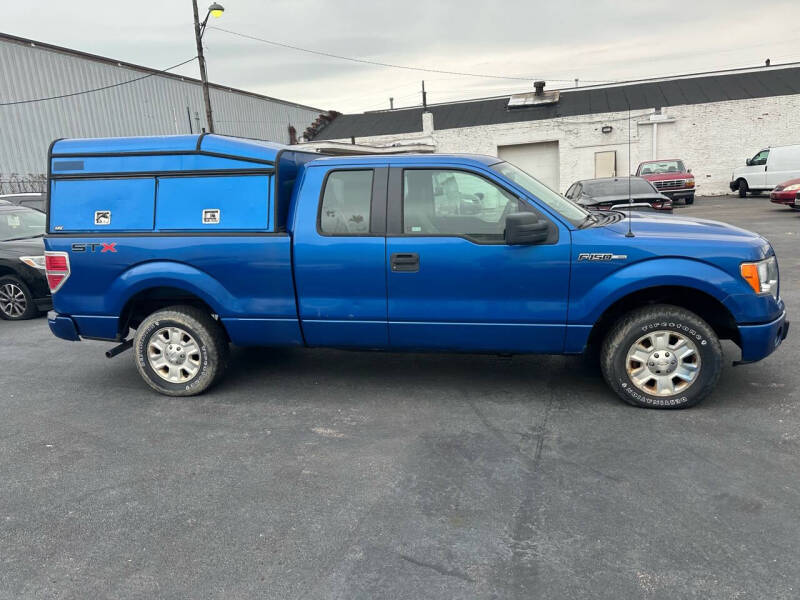 2009 Ford F-150 STX photo 27