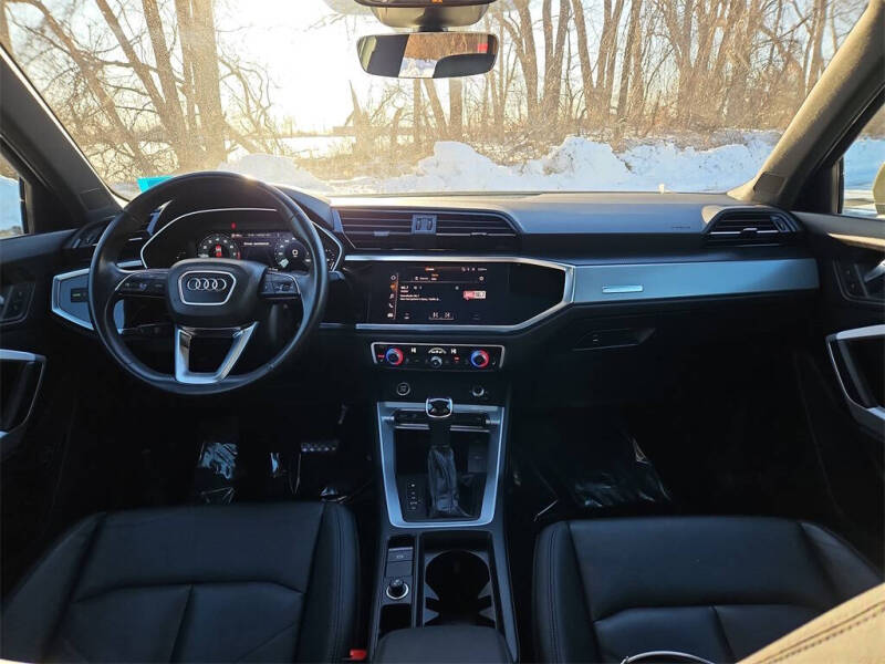 2022 Audi Q3 quattro S line Premium 45 TFSI