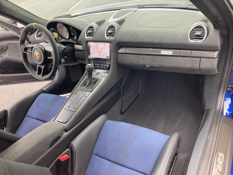 2023 Porsche 718 Cayman GT4 RS