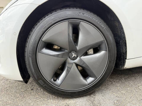 2019 Tesla Model 3 Standard Range Plus