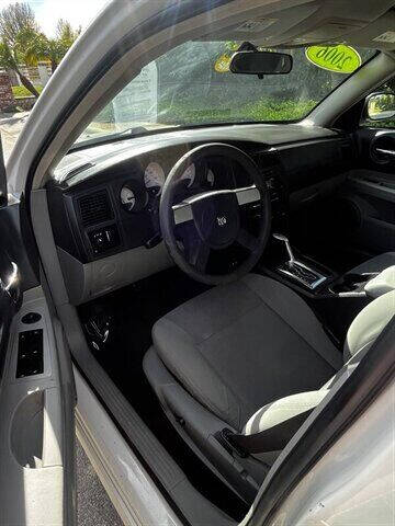 2006 Dodge Magnum SE