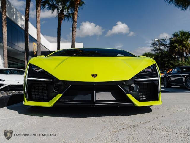 2024 Lamborghini Revuelto