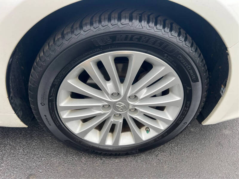 2013 Toyota Avalon Hybrid XLE Touring