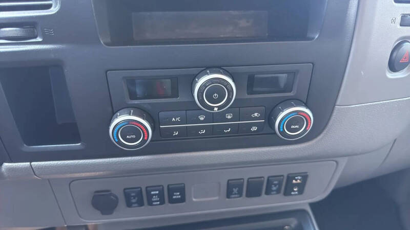 2017 Nissan NV