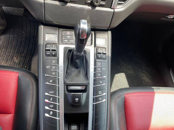2015 Porsche Macan S