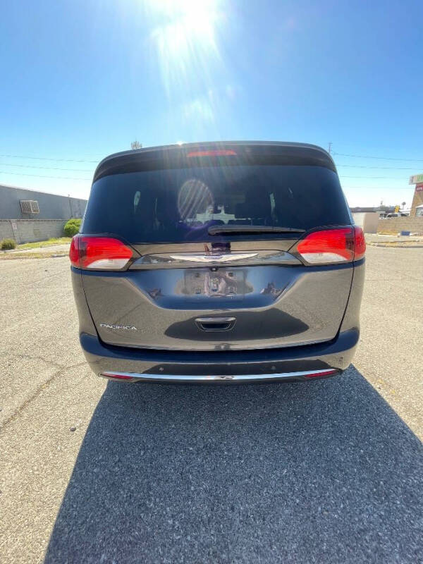 2020 Chrysler Pacifica Touring L